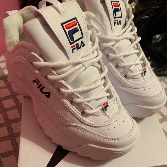 Fila sneakers 🔥 - Picture 2 of 3